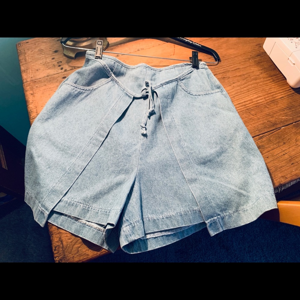 Shorts - Picture 6 of 7